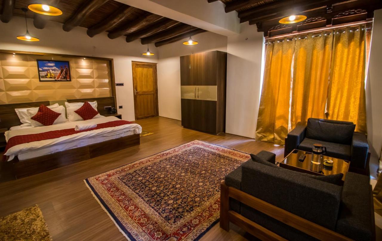 Tongspon Inn Leh Extérieur photo